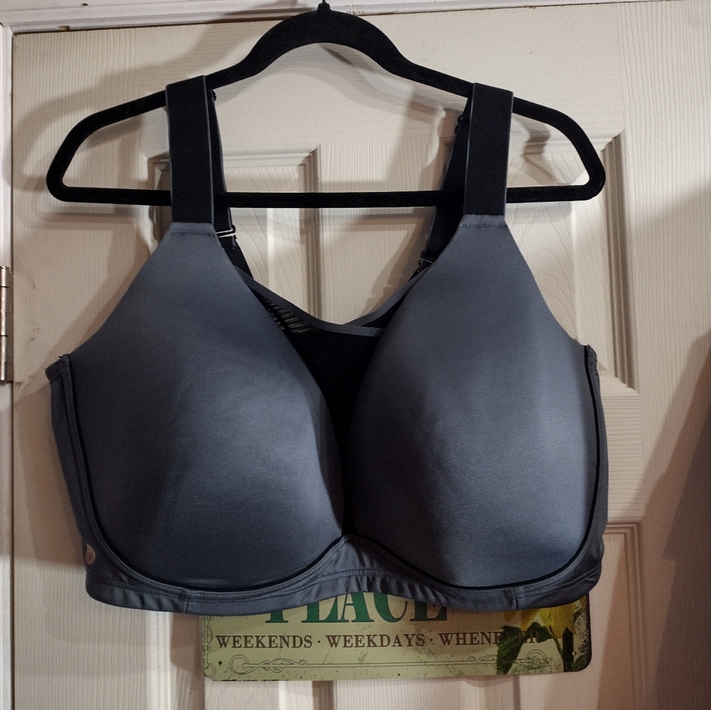 LIVI Active High Impact Gray Black Sports Bra Adjustable straps Wireless 46DDD
